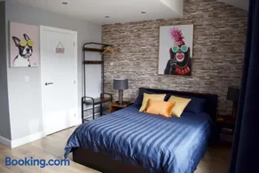 Modern Luxury 1 bed apartment with parking near Stansted Airport - Image 5