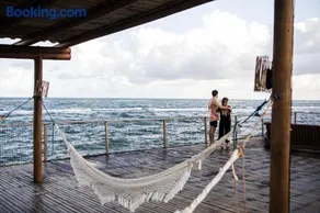 Casa com 5 suítes, sauna, piscina e área gourmet - Image 2