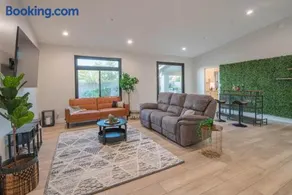 Sunny Scottsdale Oasis with pool - Image 3
