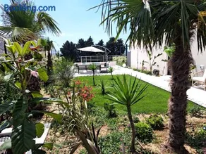 Apartment with private pool - Image 4