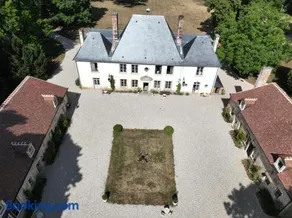 Le Chateau Du Sollier - Charme Calme Et Confort Climatisation A 5mn Du Peage De Bourges A La Campagne - Stationnement Prive - Image 2