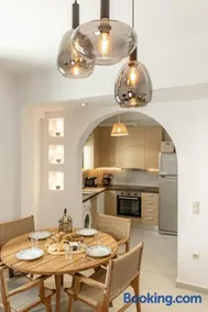 Cozy Comfy Town House - Image 3