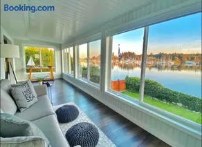 The Beach House at Deep Bay - Image 1