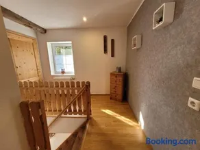 geraümige Wohnung im Grünen - Image 3