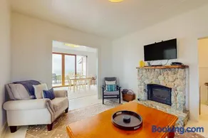 Elk Rock Beach Cottage - Image 3