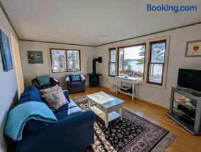 Tideside Beach House - Image 2