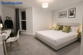 STILL | QUEEN'S COURT near Alder Hey, Broadgreen - Image 2