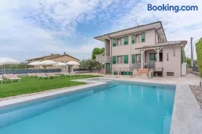 Garda House Apartaments - Free Pool and Parking - Image 1