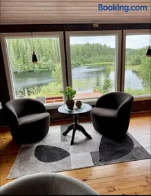 Cozy lakeside cabin - Image 3