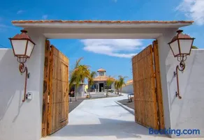 La Casa Gris Boutique Home - Image 2