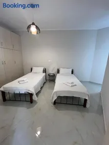 Home-1611 - Image 3