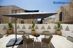 Petrakis Inn - Image 5