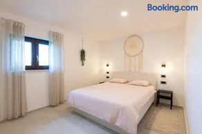 4 ELEMENTS - Luxury Family Apartments - Image 2