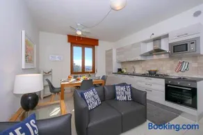 Casa dei Quadri - Lake View Apartment with Balcony - Happy Rentals - Image 3