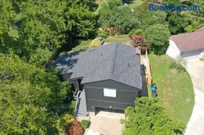 Centrally Located Lexington FUN-ZONE! Pool! Hottub! Game Room! Keeneland and UK Campus Close by! Pets Allowed for Fee! - Image 3