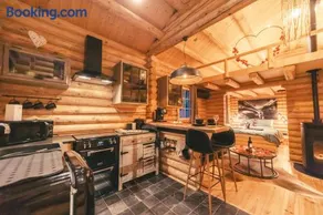 Cosy Cottage w/ Jacuzzi in Amazing Region - Image 4