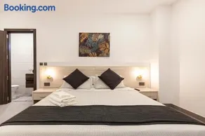 Charming,Comfortable and Centrally located Group Accomodation - Image 1