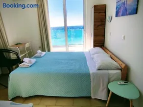Lilian's Seaview-Party Street-Youth Studios - Image 3