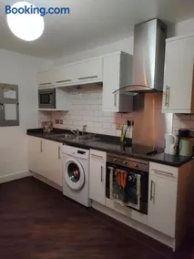 Cosy flat in central Wellington - Image 5