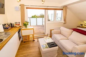 Sea View Holiday Flat - Covehurst Bay - Image 3