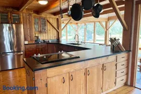 Beautiful timber frame just minutes to Middlebury! - Image 2