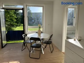 Charming apartment with easy access to central Copenhagen - Image 1