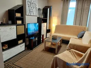 Sunny Days Cozy and Comfortable Apartment - Image 3