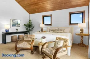 Sweet Caroline at Salt Farm - Waterfront king suite with ocean access, balcony, WiFi, and AC - Image 3