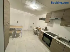 Appartement dans maison à Corbelin proche Walibi - Image 1