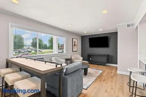 Newly Renovated Unit in Central Spfld #204 - Image 1