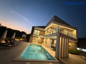 Villa La Vie - Image 1