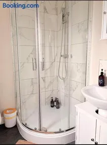 Blackberry House Boutique 4-Bed near Piece Hall - Image 5