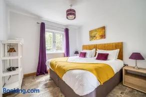 Luxury Cottage in New Forest Perfect for Family and Friends - Image 2