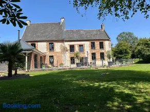 Le domaine du prieuré Gites de groupe 16 personnes - Image 1