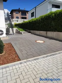 Luxuriouse, Möblierte 2 Zimmer Wohnung mit separaten Eingang, Balkon und eigenem Parkplatz vor dem Eingang - Image 4