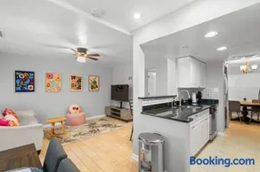 Parkside Alexandria Townhome - 3br free parking - Image 5
