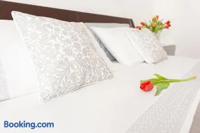 Via Bozzi Luxury Home - Image 3