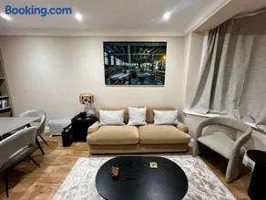 Beautiful Modern 3 Bedroom Home - Image 3