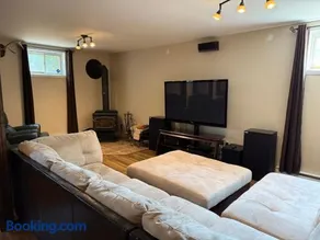 Lovely cottage with heated swimming pool - Image 2