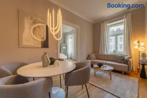 josef's home I Urban Living I Premium Apartment 02 - Image 5
