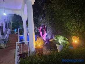 Steps from Sea and City Center Villa - Image 3