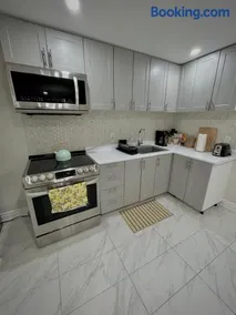Your cozy Caribbean-inspired basement stay just 1 hour north of Toronto - Image 2