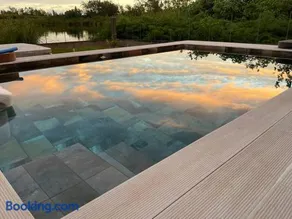 Bungalow Sweet escape - Image 1