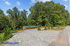 The Heartwood Hideaway-Charming Cabin Getaway-Trails, Creek, and Starry Nights - Image 2