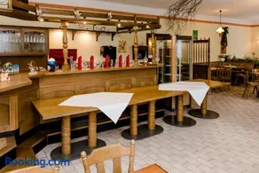 Hotel und Campingstell und Zeltplatz an der Talsperre im Harz - Image 1