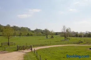 Hobleys in historic Cotswold village of Stanton - Image 1