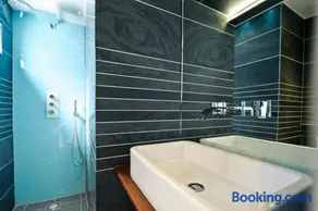 Edge14- spacious, stylish and near the beach! - Image 5