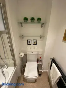 Grosvenor Pad - Lovely 2-bed Flat - FREE ON STREET PARKING - Image 2