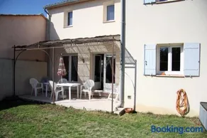 St-Quentin la Poterie villa clôturée pour 4 pers avec jardin - Image 1