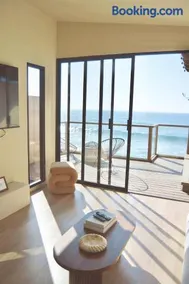 Kasa Dharma an oceanfront House - Image 3